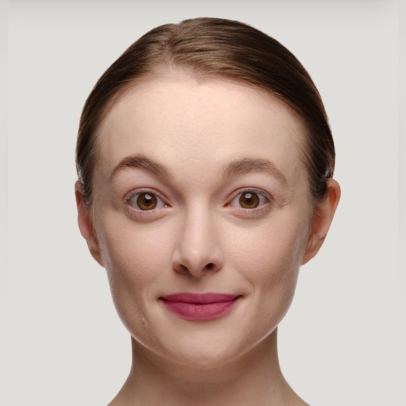 Yensa Super 8 VIBRANT SILK LIPSTICK in the colour Noble - Picture 14 of 16